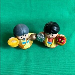 Fisher price little  people Inn at Bethlehem Innkeeper & wife Christmas Nativity